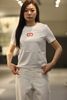  Áo phông trắng logo hồng thêu ngực 