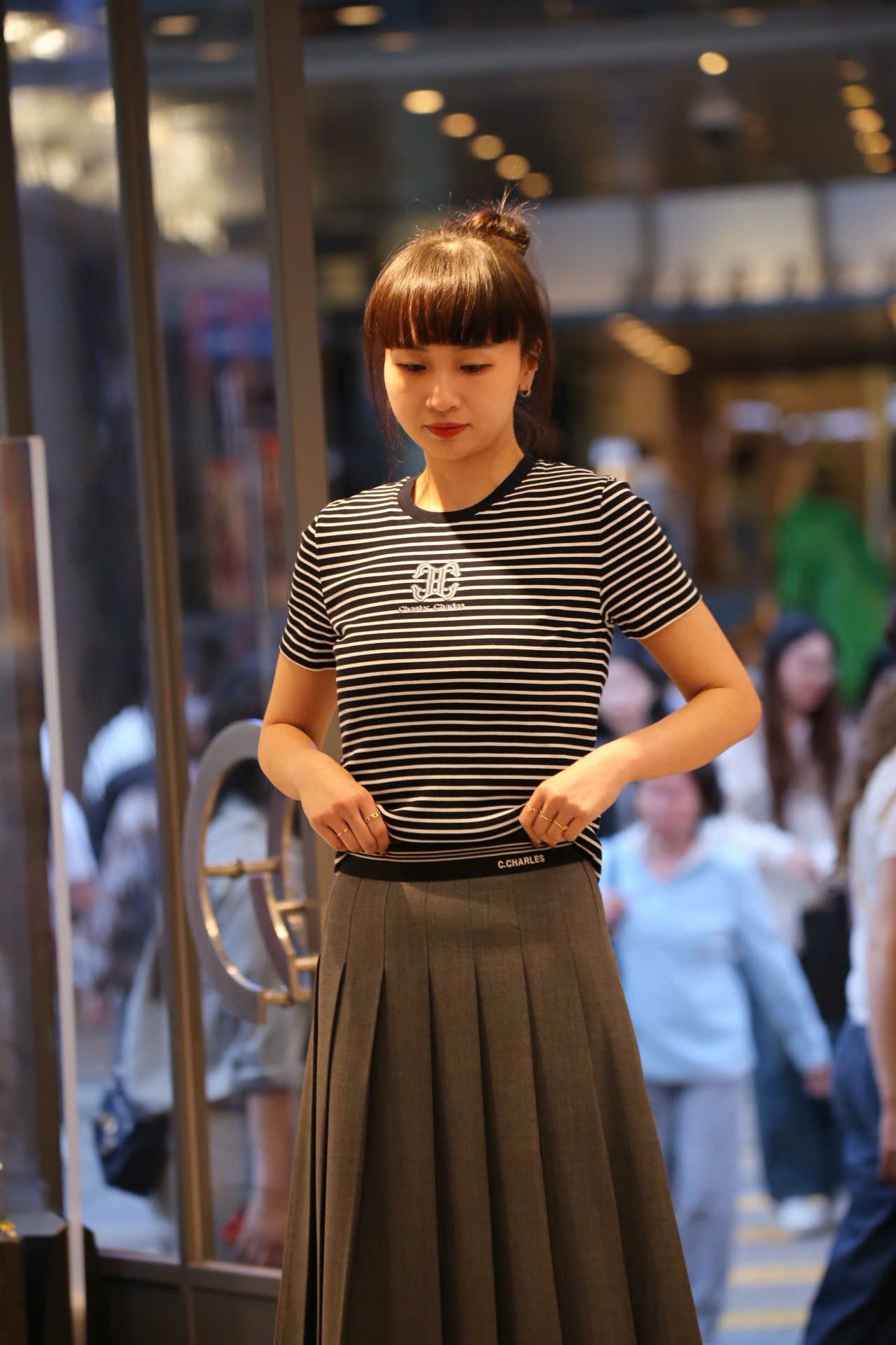  Chân váy dài xếp ly xám đai đen 