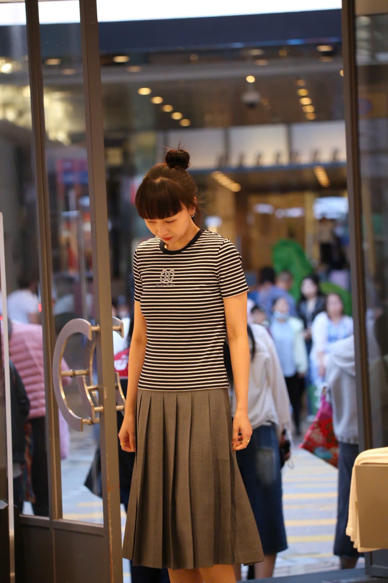  Chân váy dài xếp ly xám đai đen 