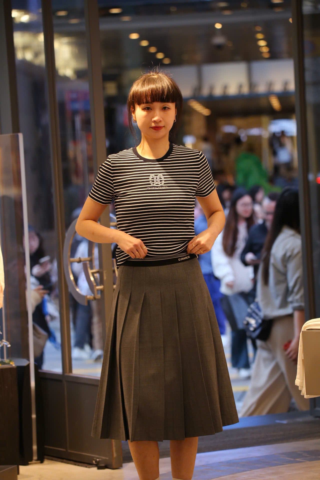  Chân váy dài xếp ly xám đai đen 