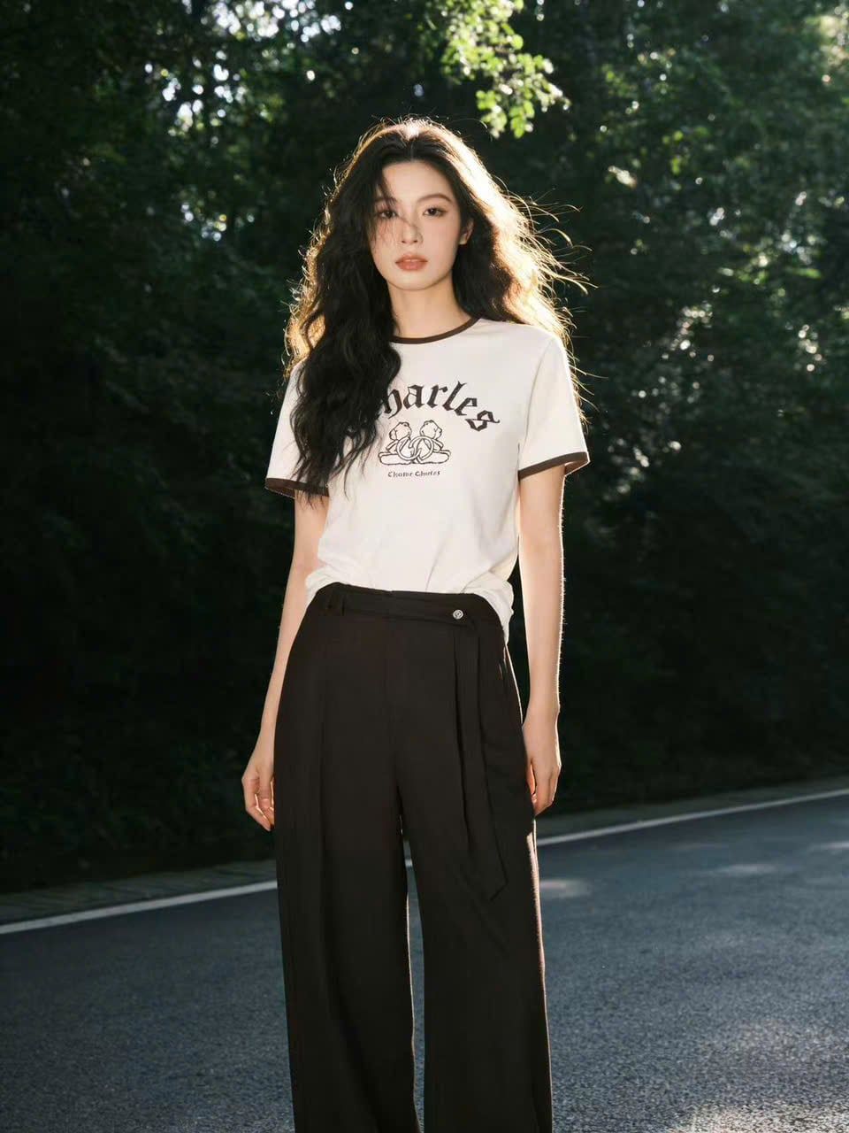  Áo thun 2 gấu chữ Logo - viền nâu 