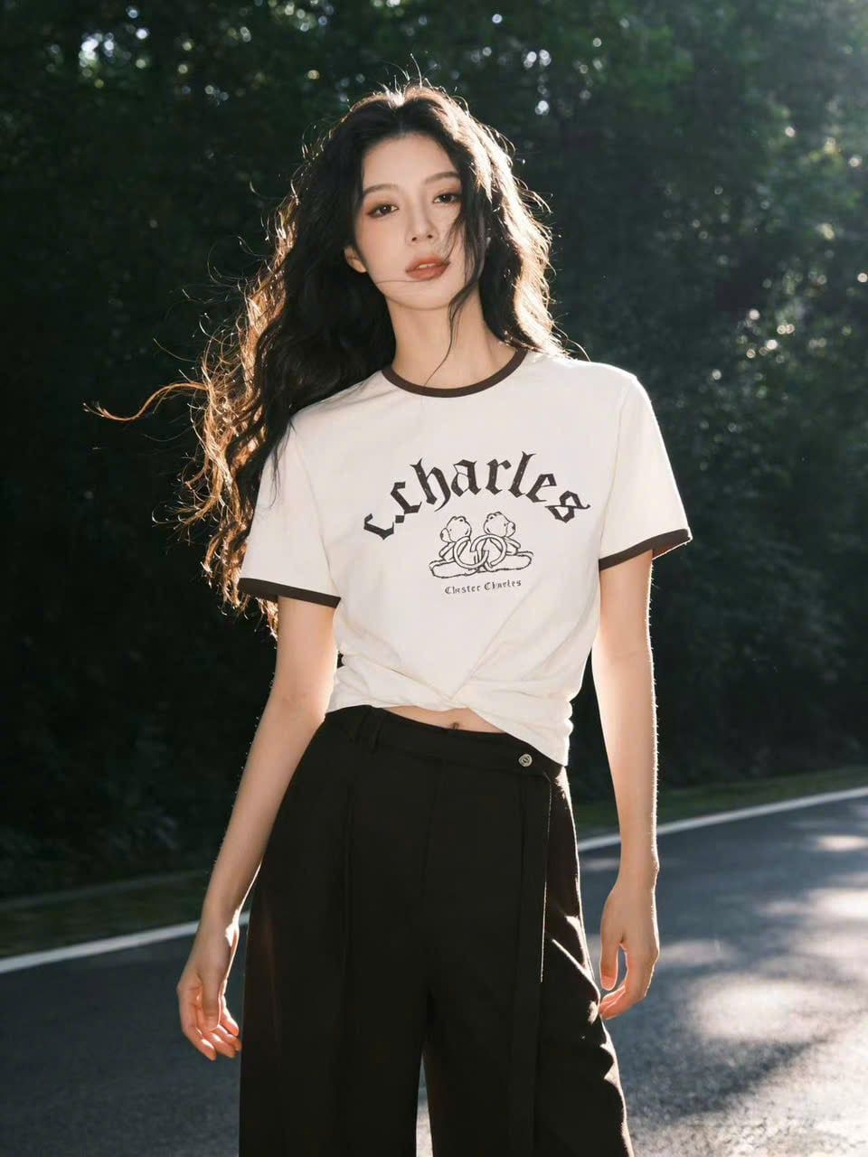  Áo thun 2 gấu chữ Logo - viền nâu 