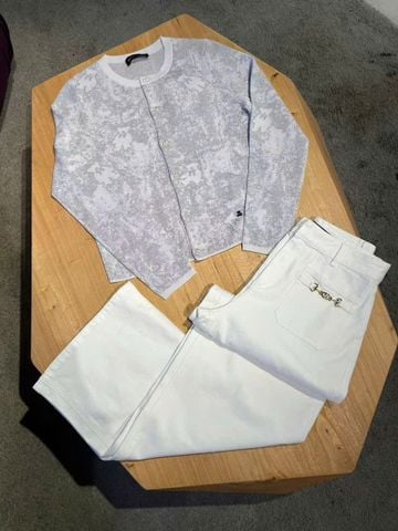  Áo CDG xám ánh kim, họa tiết gấu in chìm 