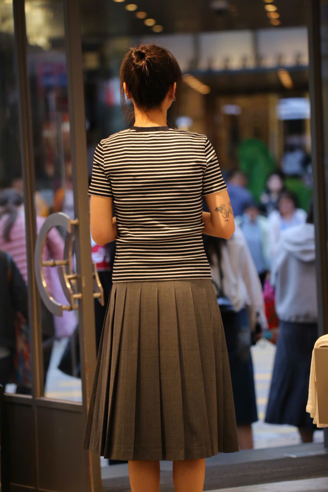  Chân váy dài xếp ly xám đai đen 