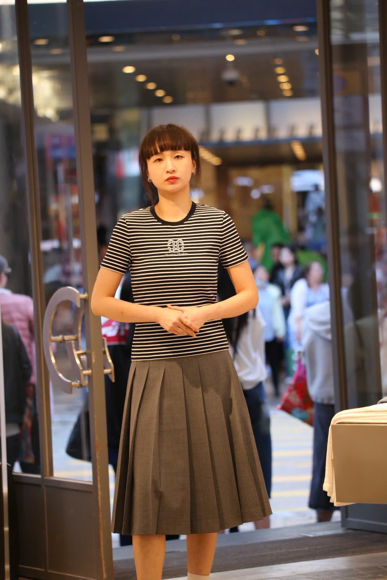  Chân váy dài xếp ly xám đai đen 