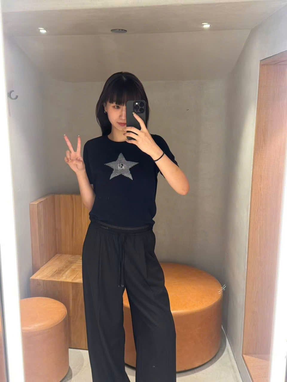  Quần vải đen cạp chun kẻ kim tuyến 