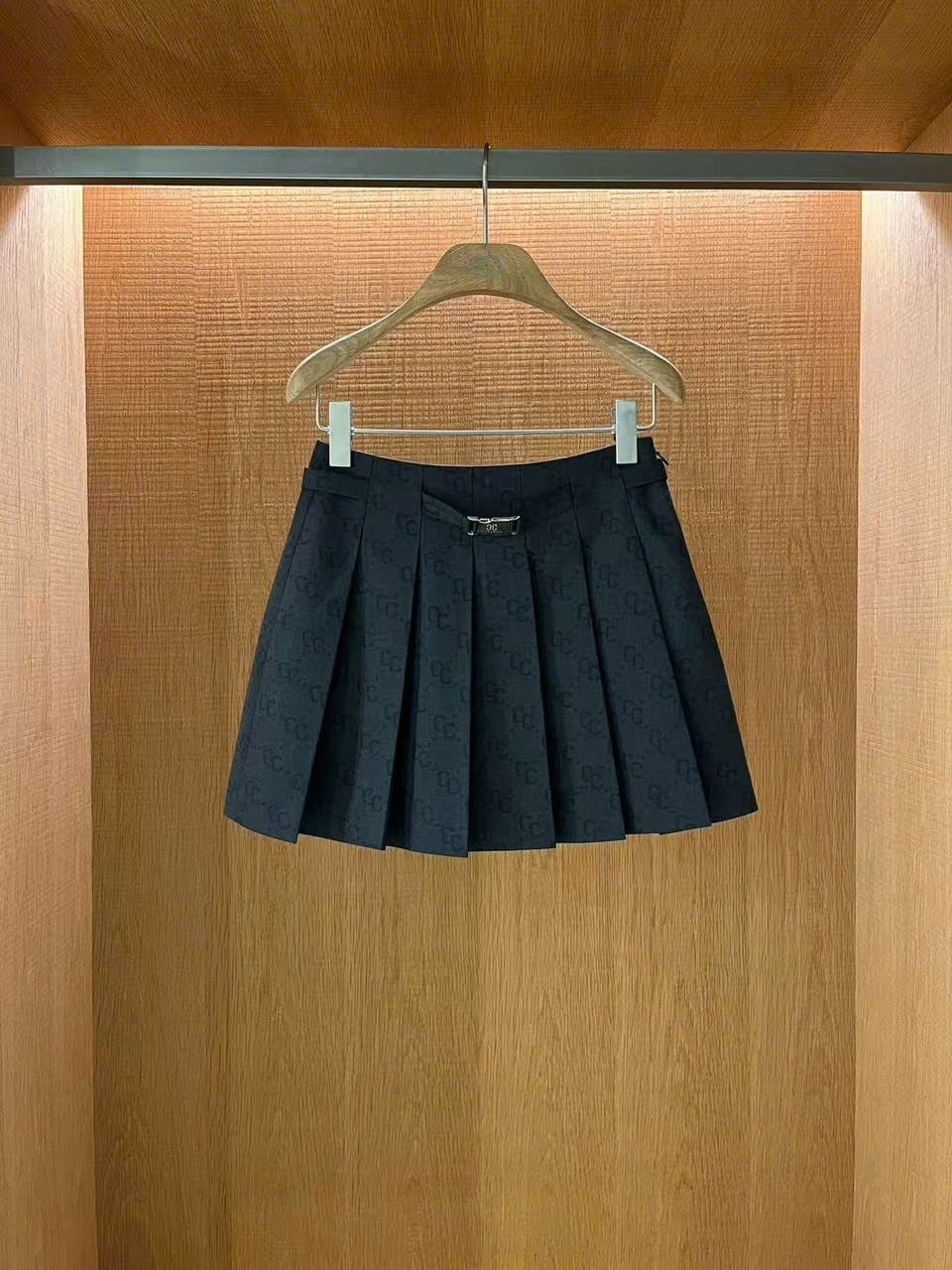  Chân váy ghi ngắn CC kèm belt 