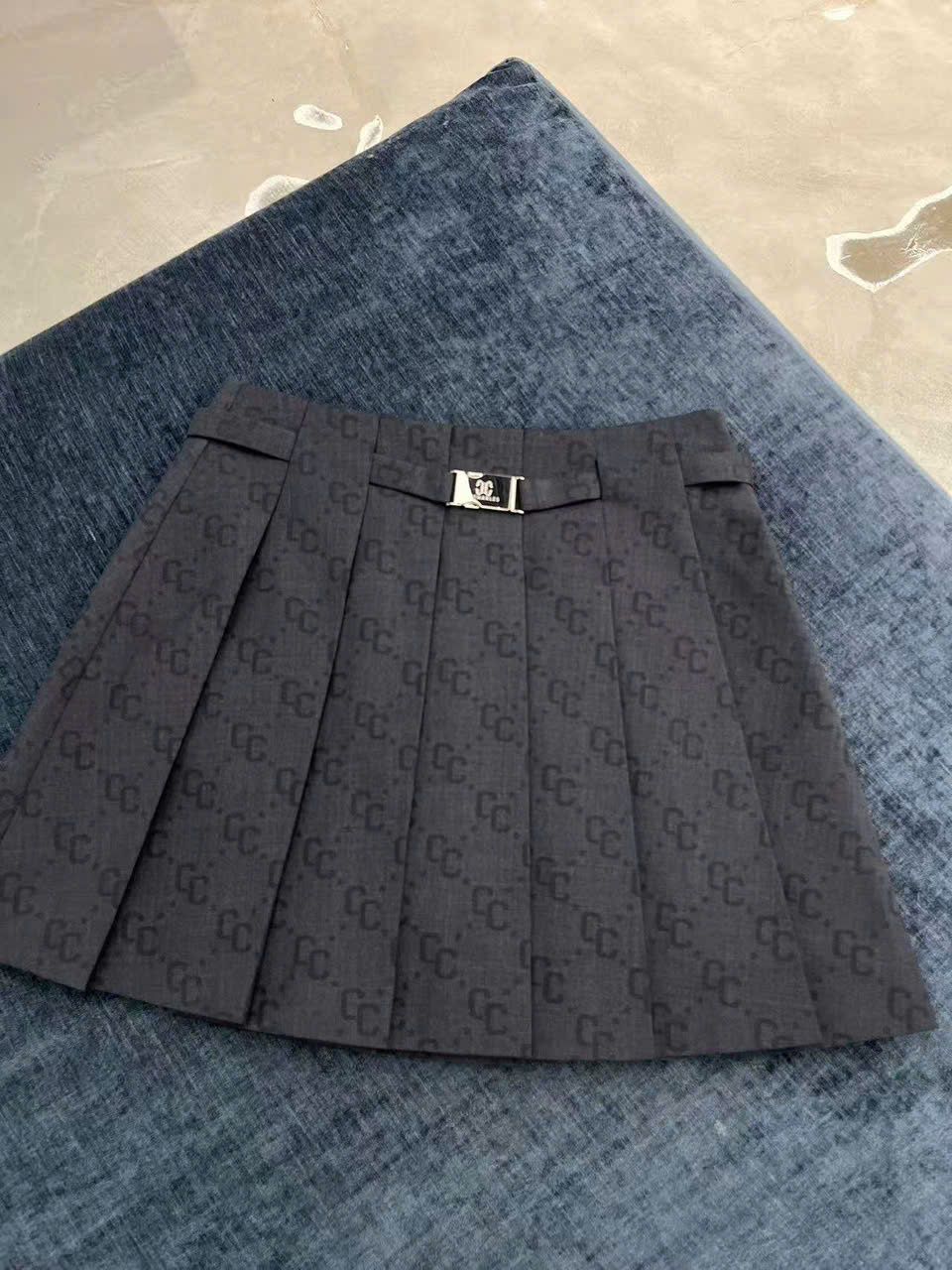  Chân váy ghi ngắn CC kèm belt 