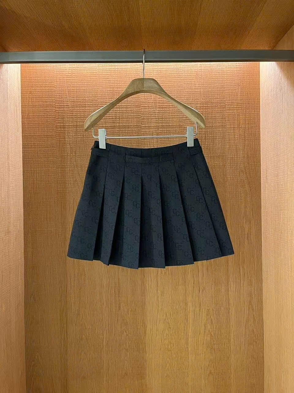  Chân váy ghi ngắn CC kèm belt 