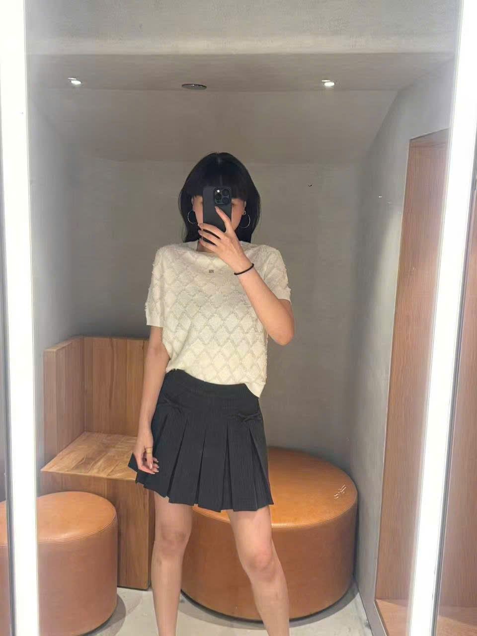  1.Chân váy ngắn xám 2 nơ 