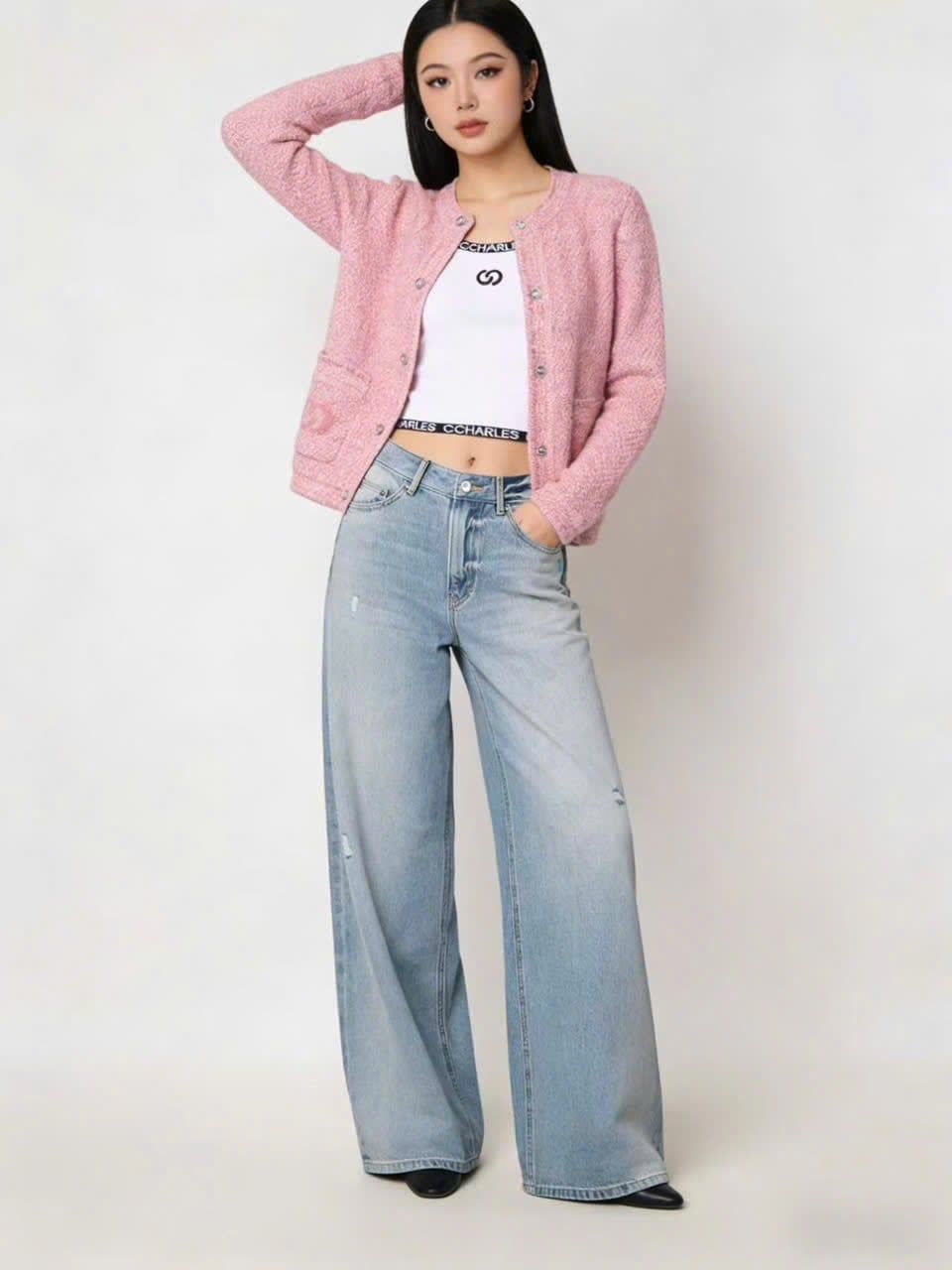  Quần jean xanh nhạt, logo gấu xanh đính đá 