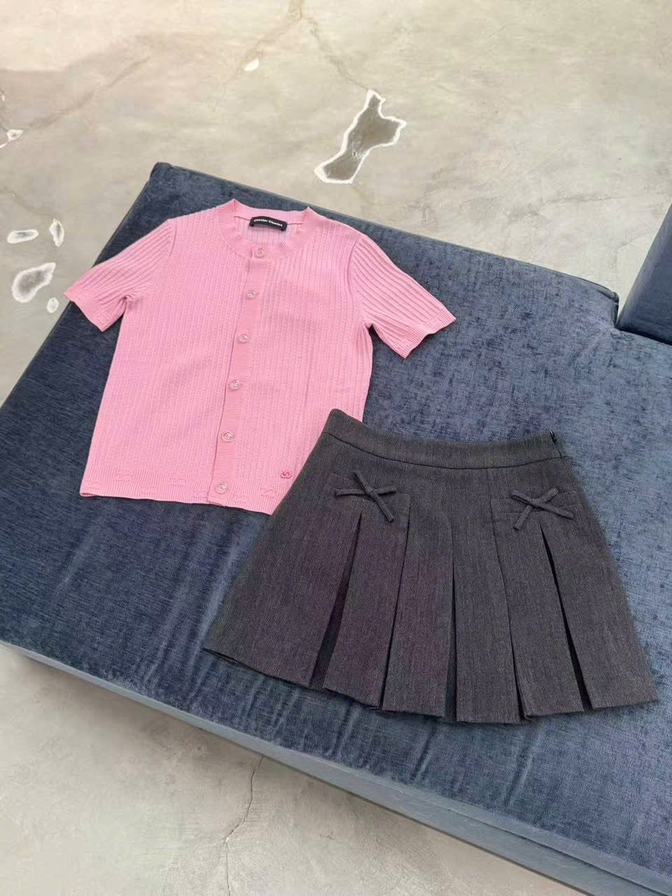  1.Chân váy ngắn xám 2 nơ 