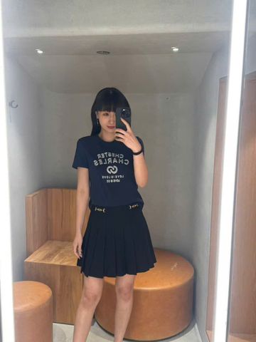  4.Áo phông Navy, Love is Love 