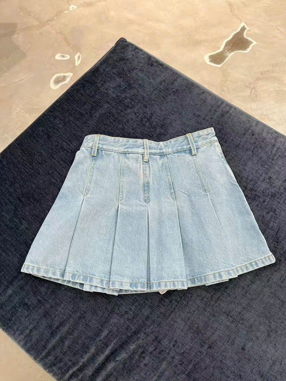  Chân váy ngắn jeans xếp ly 
