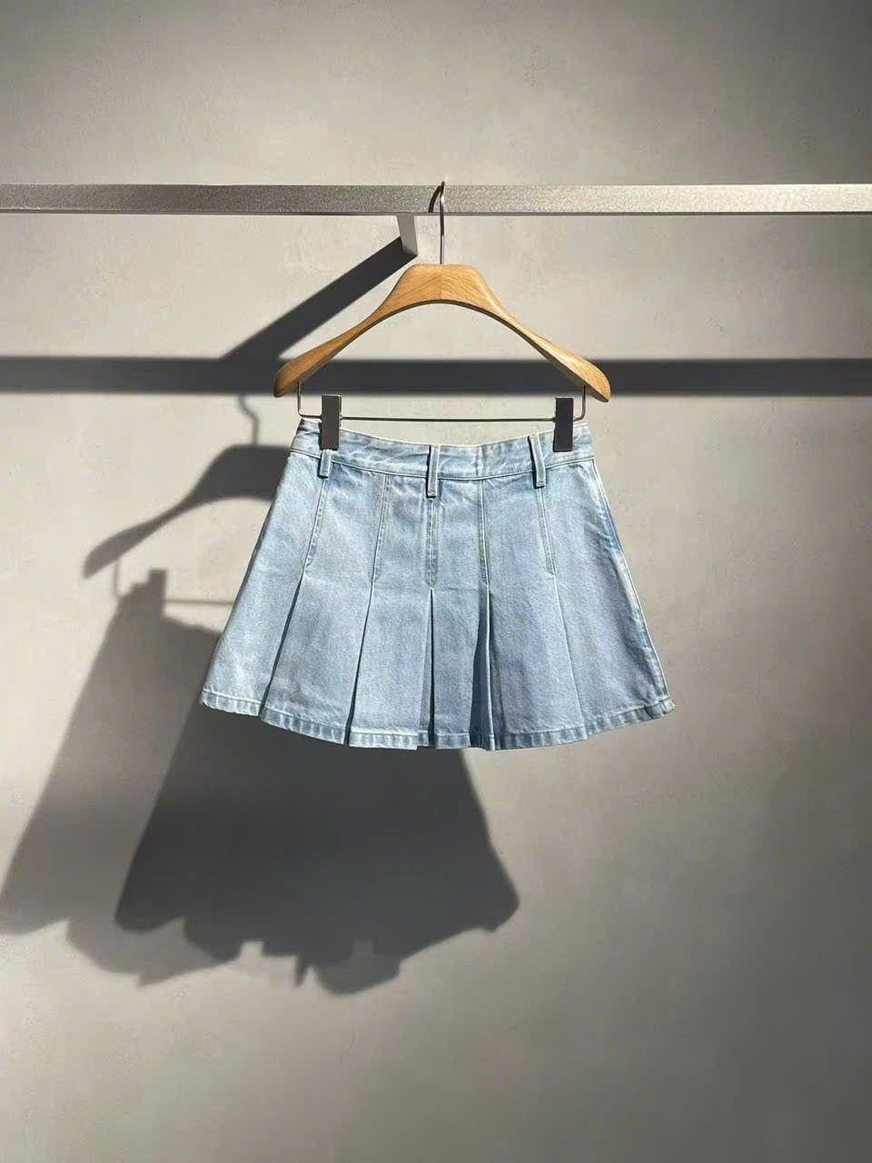 Chân váy ngắn jeans xếp ly 