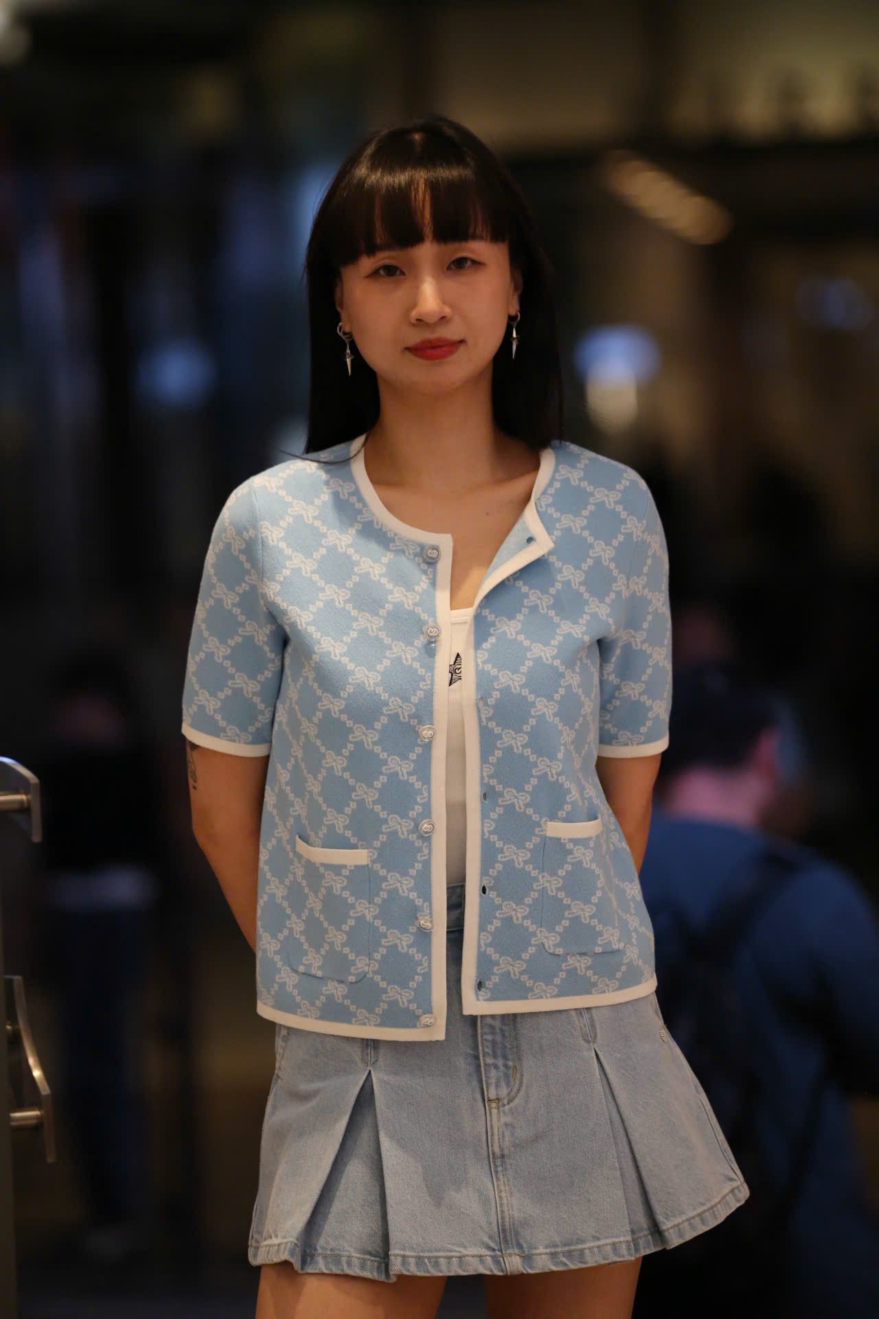  Chân váy ngắn jeans xếp ly 