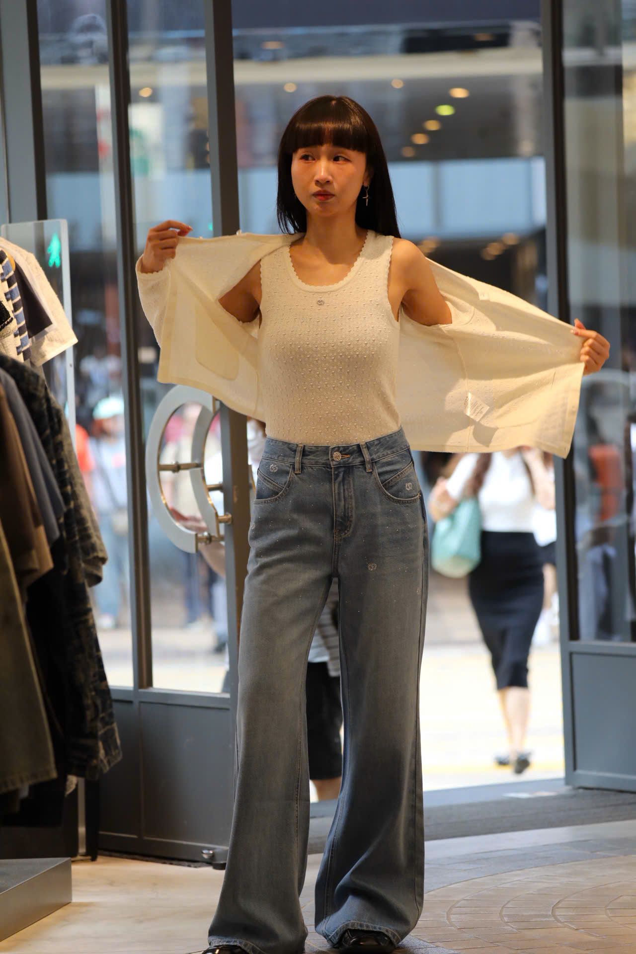  Áo tanktop trám trắng logo xequin 