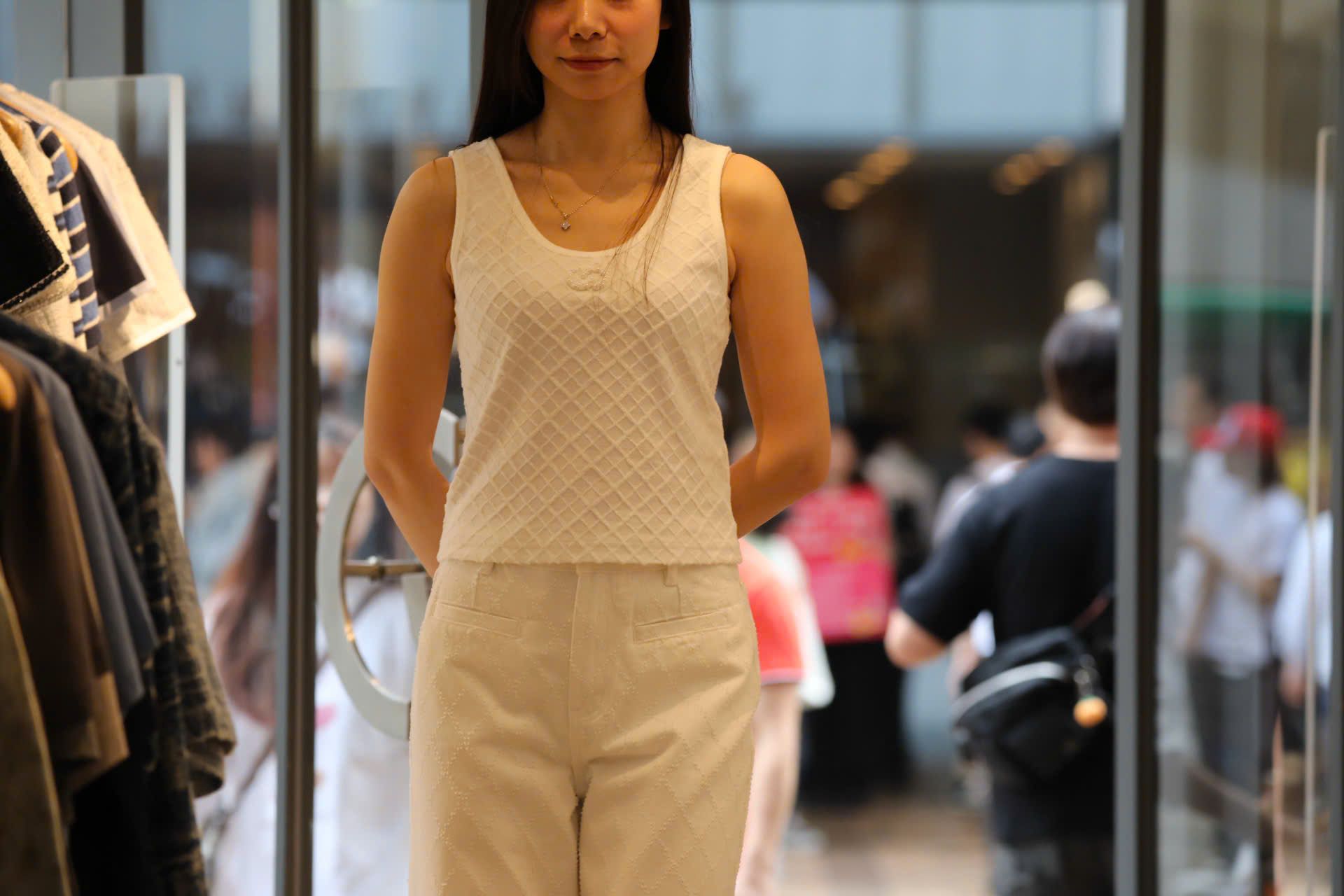  Áo tanktop trám trắng logo xequin 