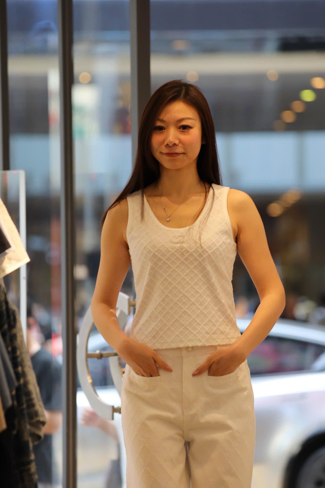  Áo tanktop trám trắng logo xequin 