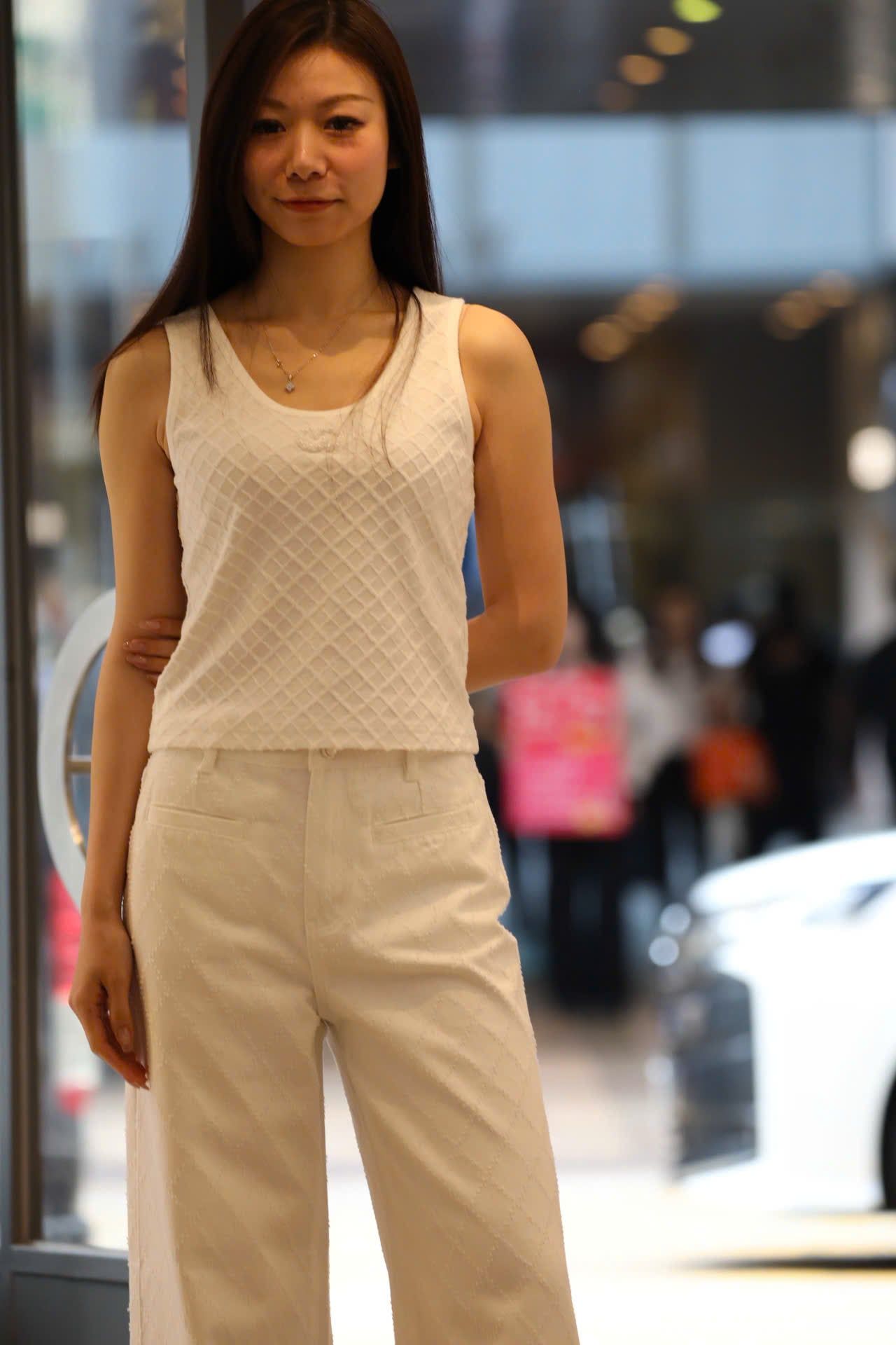  Áo tanktop trám trắng logo xequin 
