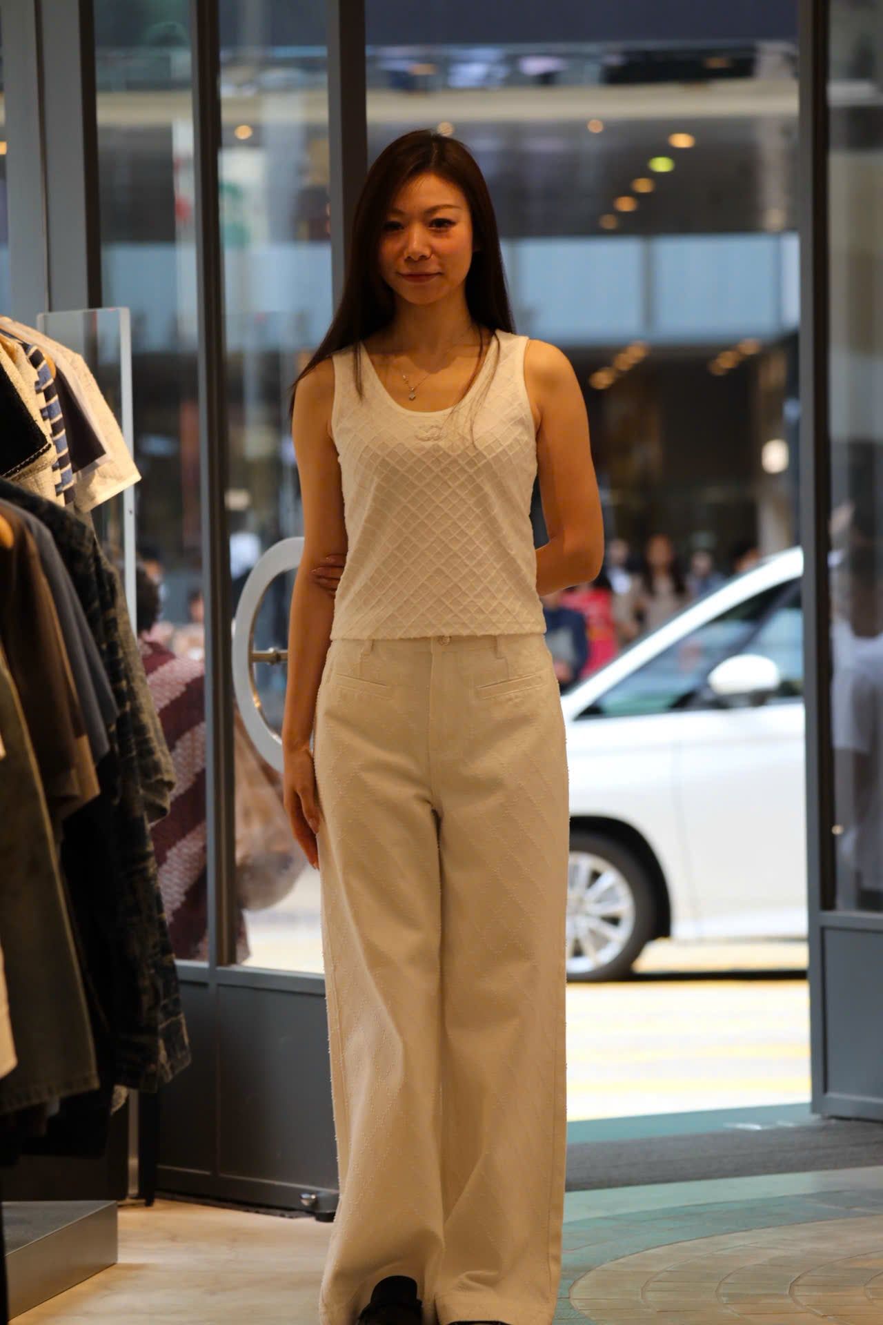  Áo tanktop trám trắng logo xequin 