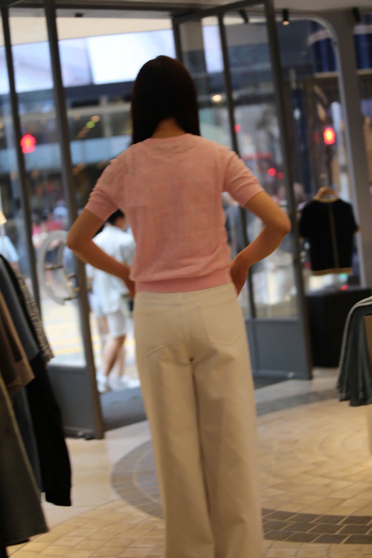  Áo ngắn tay hồng logo tim 