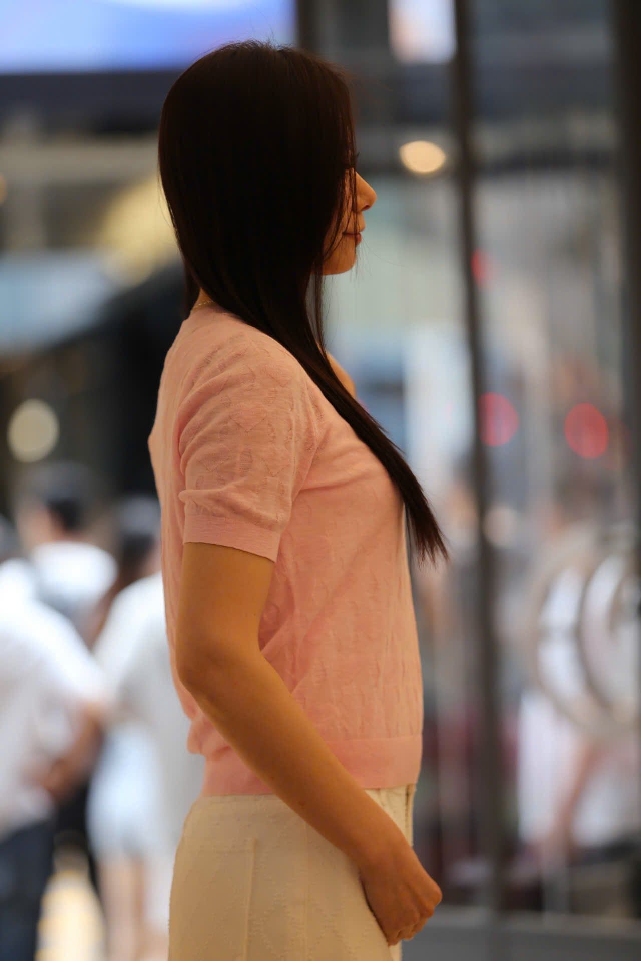  Áo ngắn tay hồng logo tim 