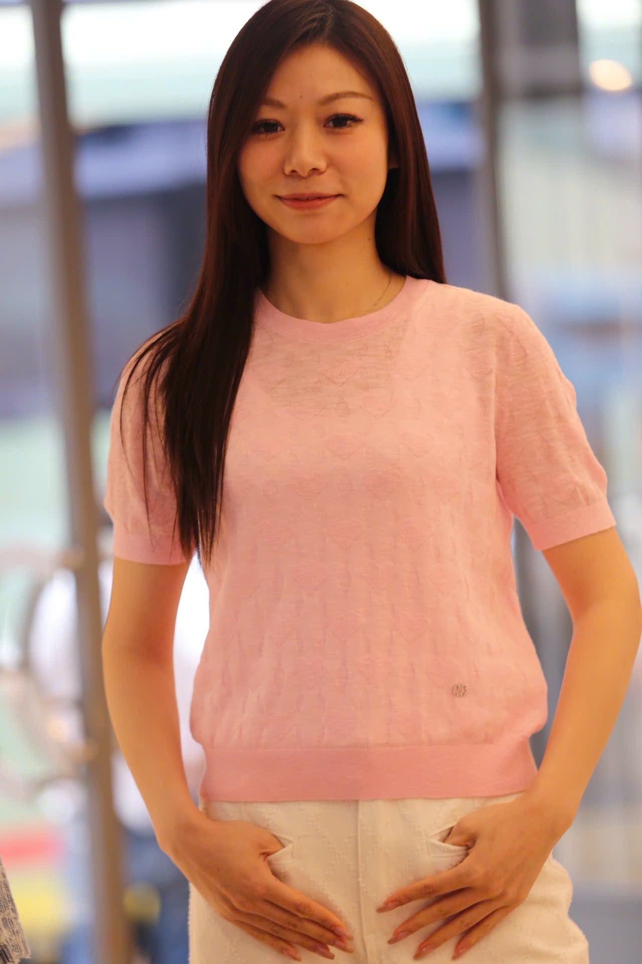  Áo ngắn tay hồng logo tim 