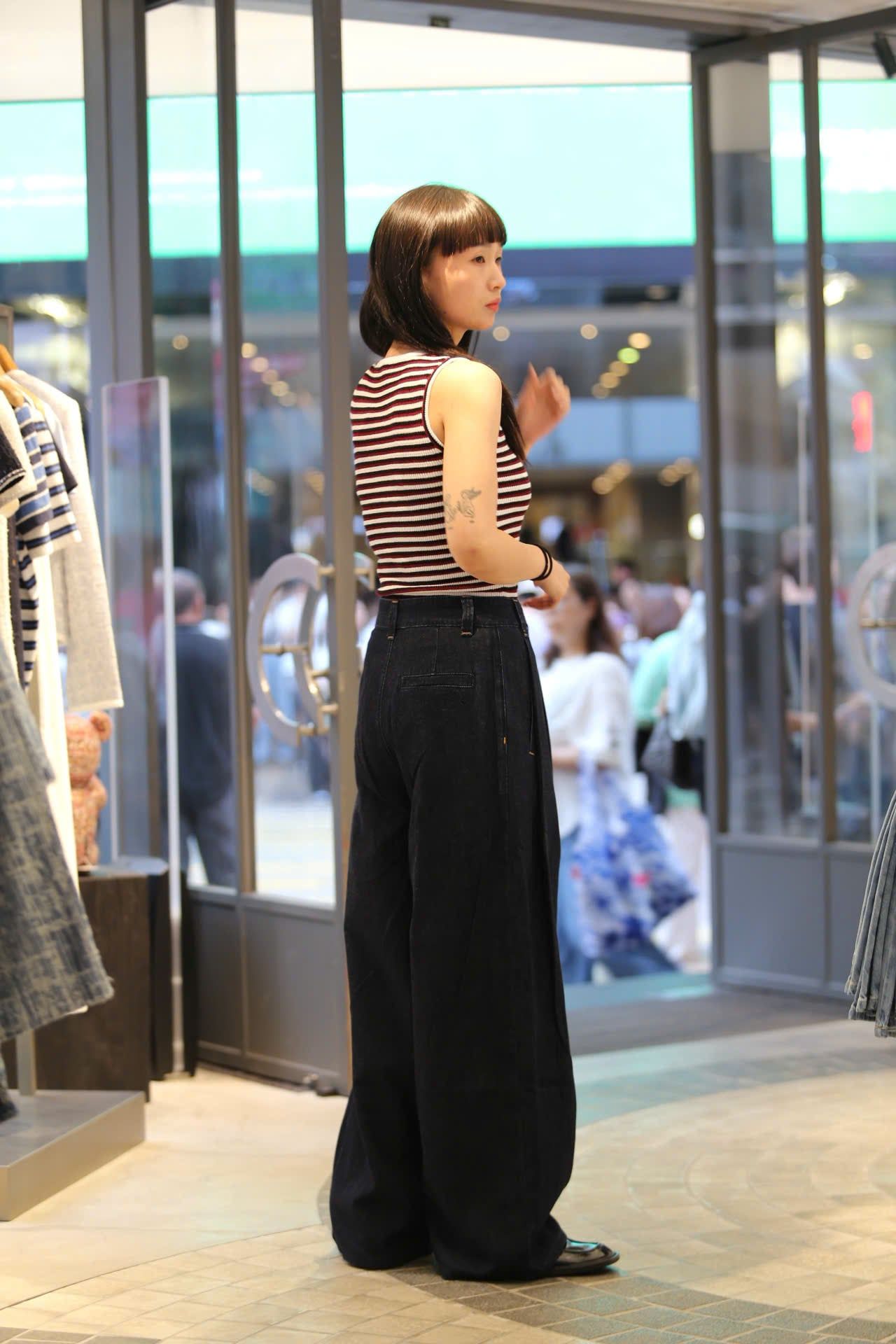  Áo tanktop kẻ đỏ đen 