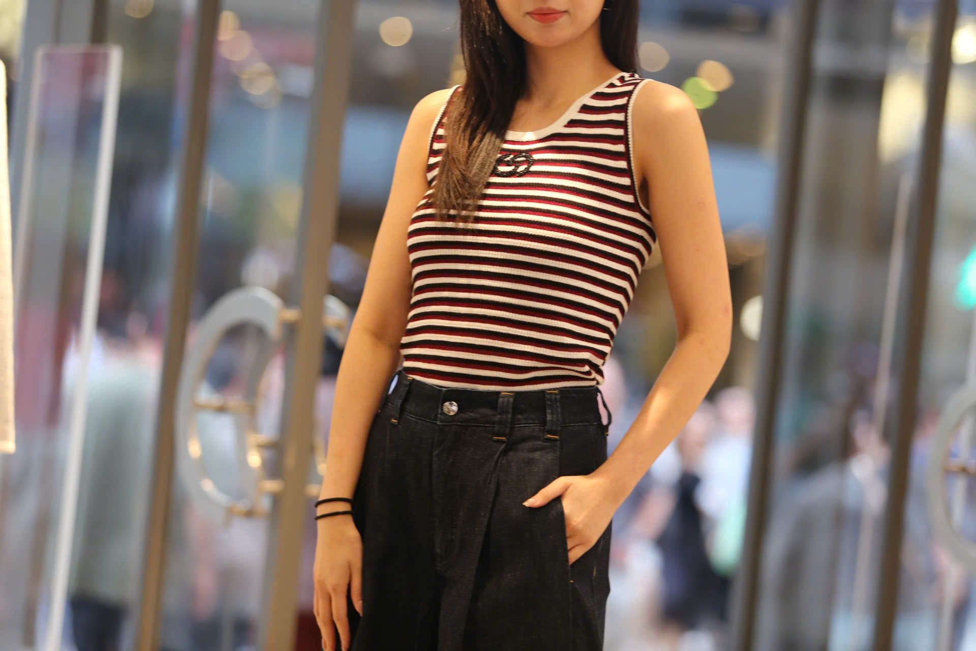  Áo tanktop kẻ đỏ đen 