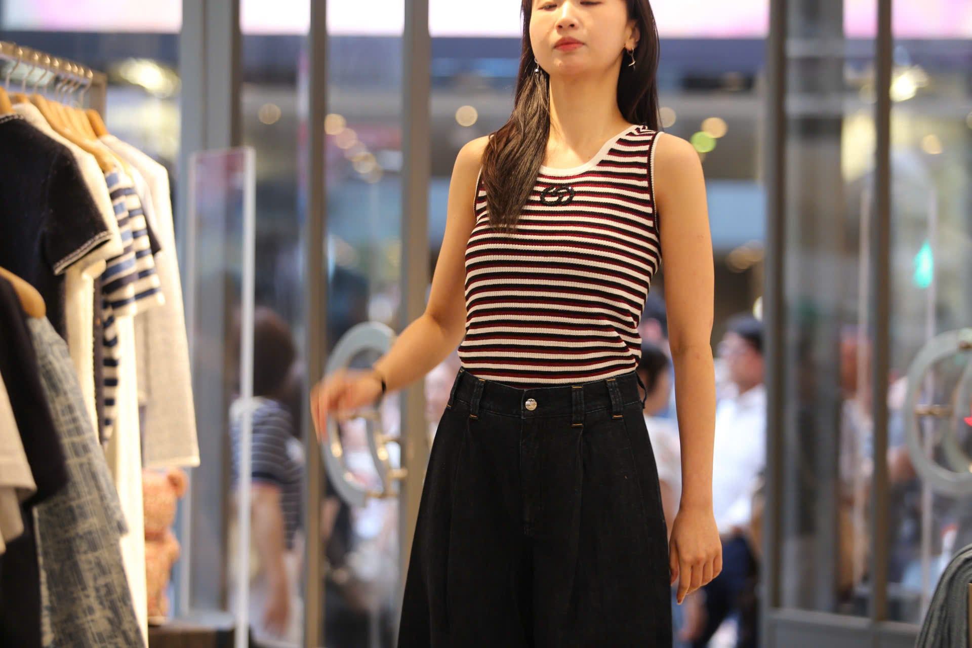  Áo tanktop kẻ đỏ đen 