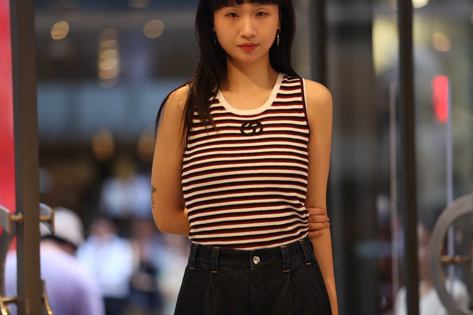 Áo tanktop kẻ đỏ đen 