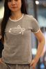  Áo phông xám, logo nơ trắng đính xequin ngực 