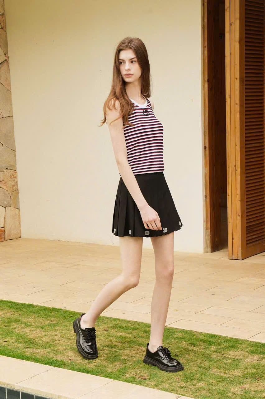  Áo tanktop kẻ đỏ đen 