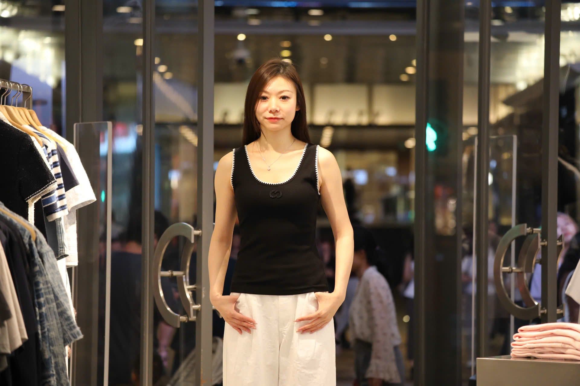  Áo tanktop đen viền trắng ziczac 