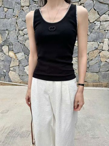  1.Áo tanktop đen viền trắng ziczac 