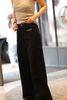  Áo tanktop xám sọc gân, chữ ngực 