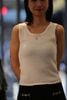  Áo tanktop trắng vải dập nổi hoa 