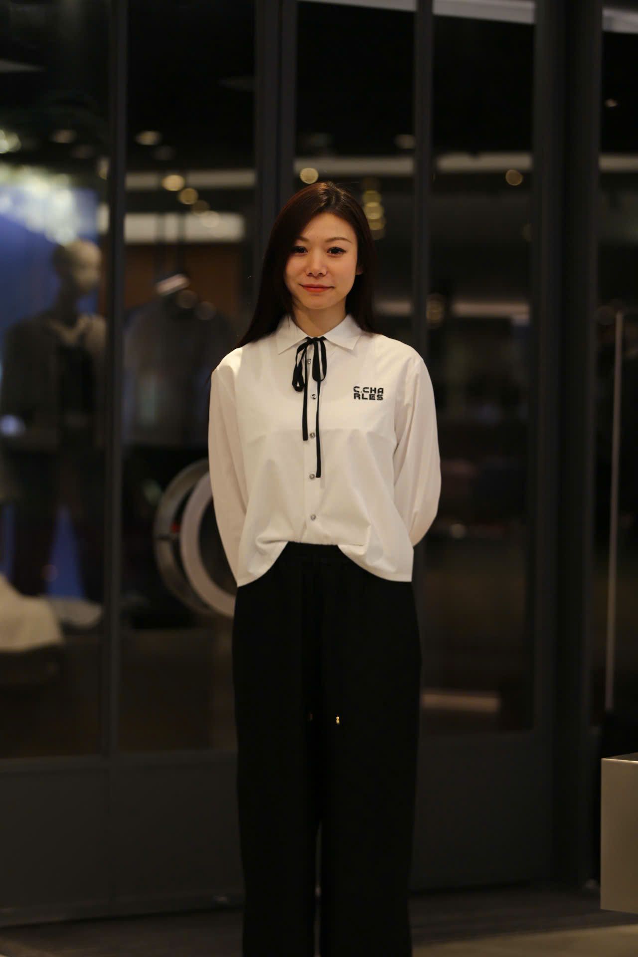  Áo sơ mi trắng kèm dây nơ 