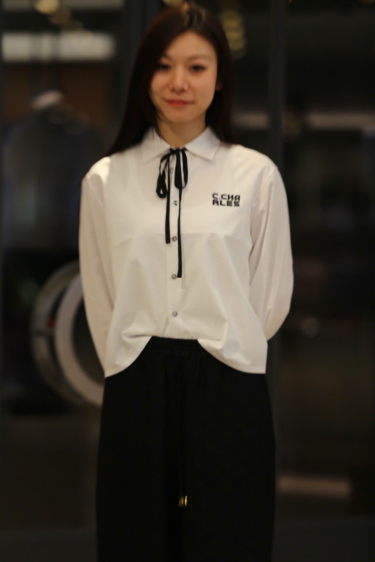  Áo sơ mi trắng kèm dây nơ 