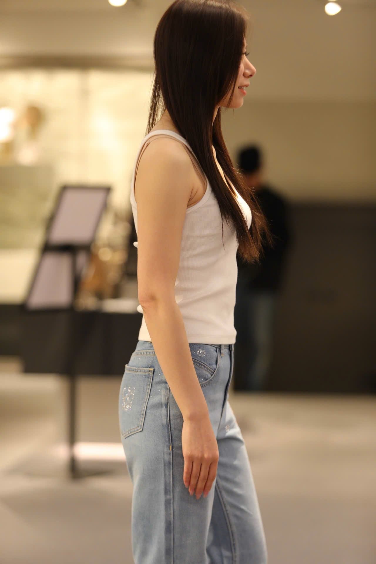  Áo tanktop trắng ngôi sao nhỏ 