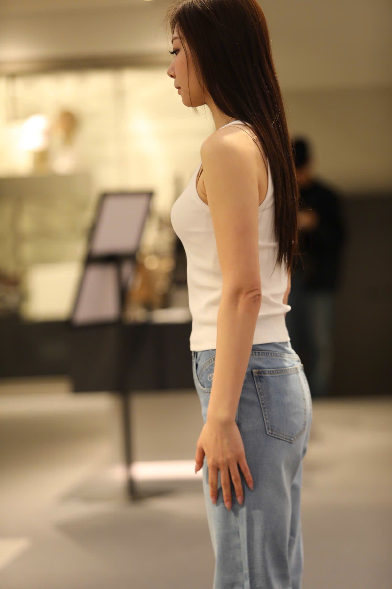  Áo tanktop trắng ngôi sao nhỏ 
