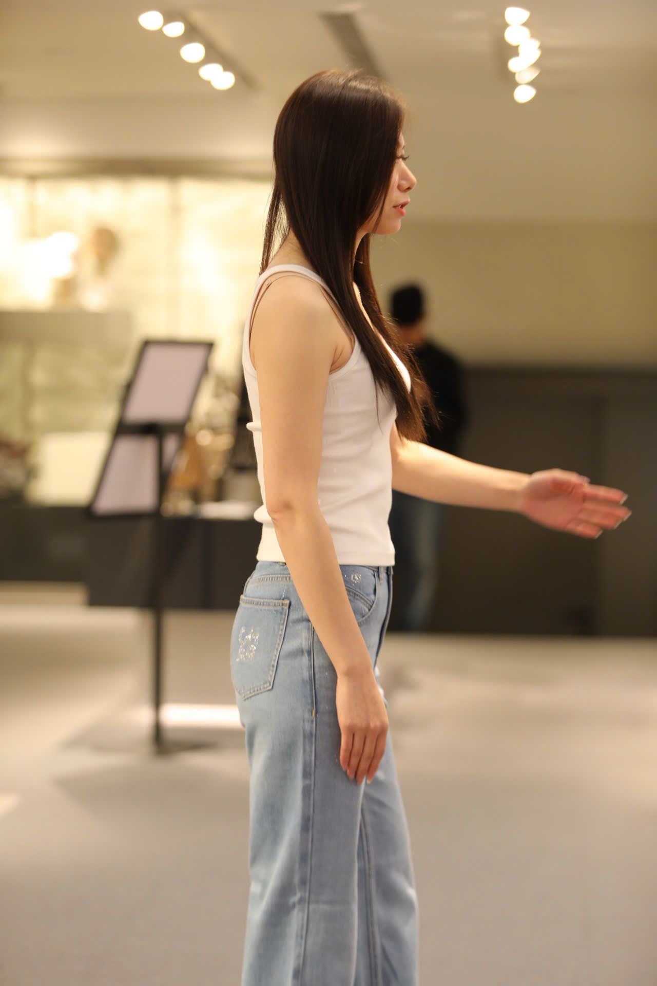  Áo tanktop trắng ngôi sao nhỏ 
