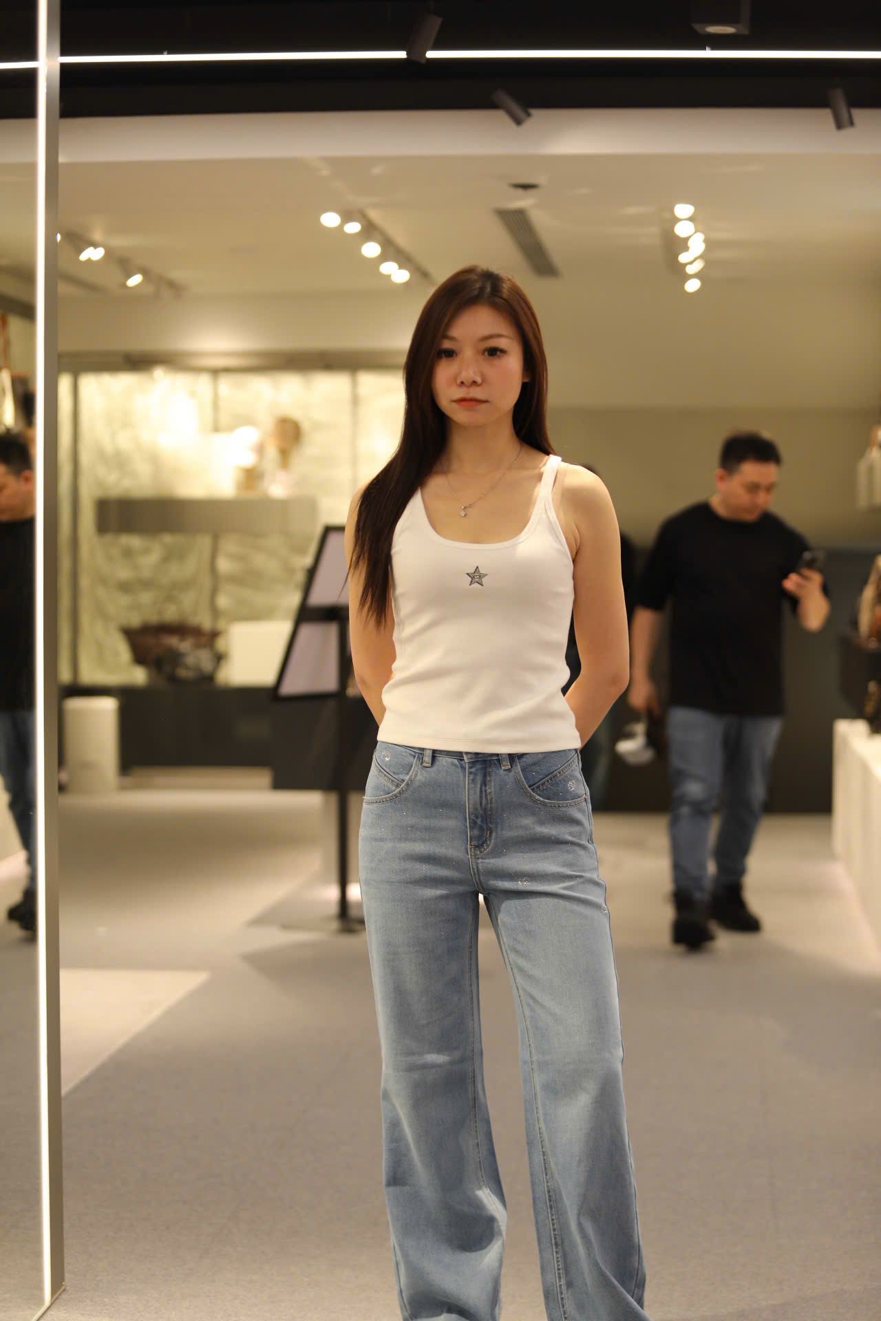  Áo tanktop trắng ngôi sao nhỏ 
