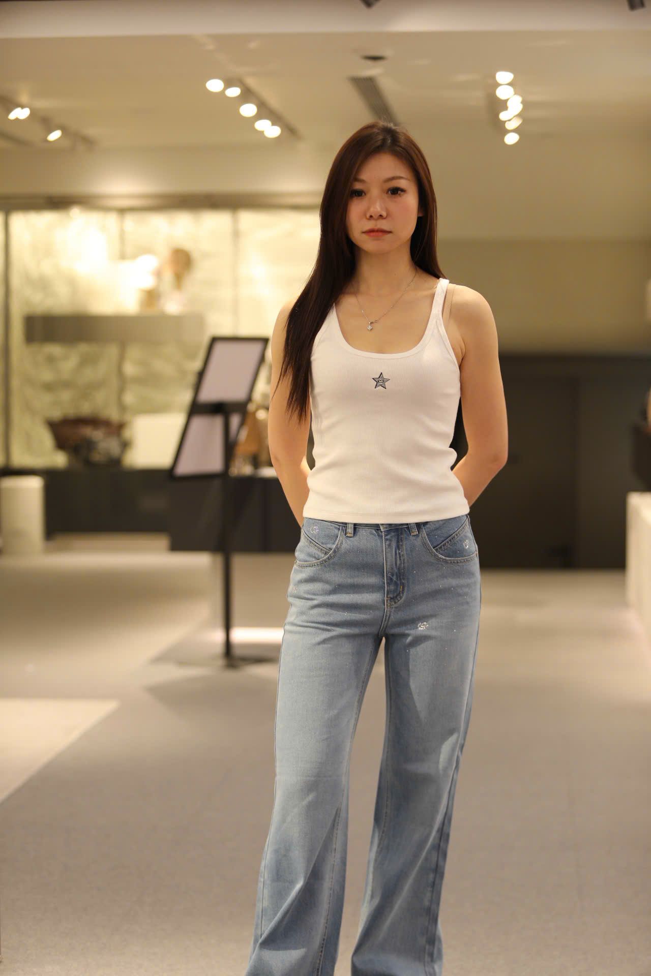  Áo tanktop trắng ngôi sao nhỏ 