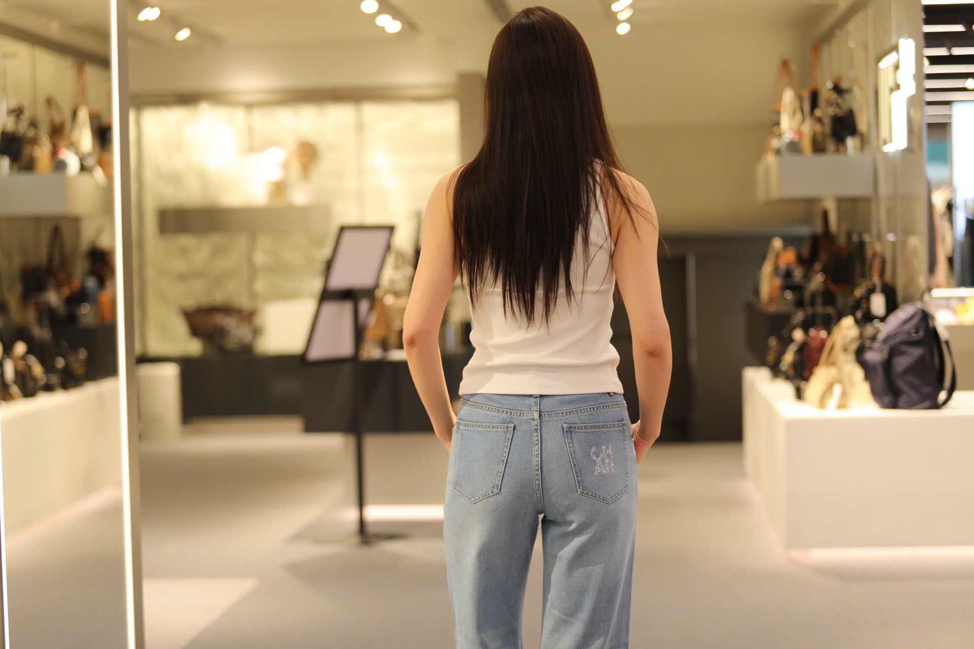  Áo tanktop trắng ngôi sao nhỏ 