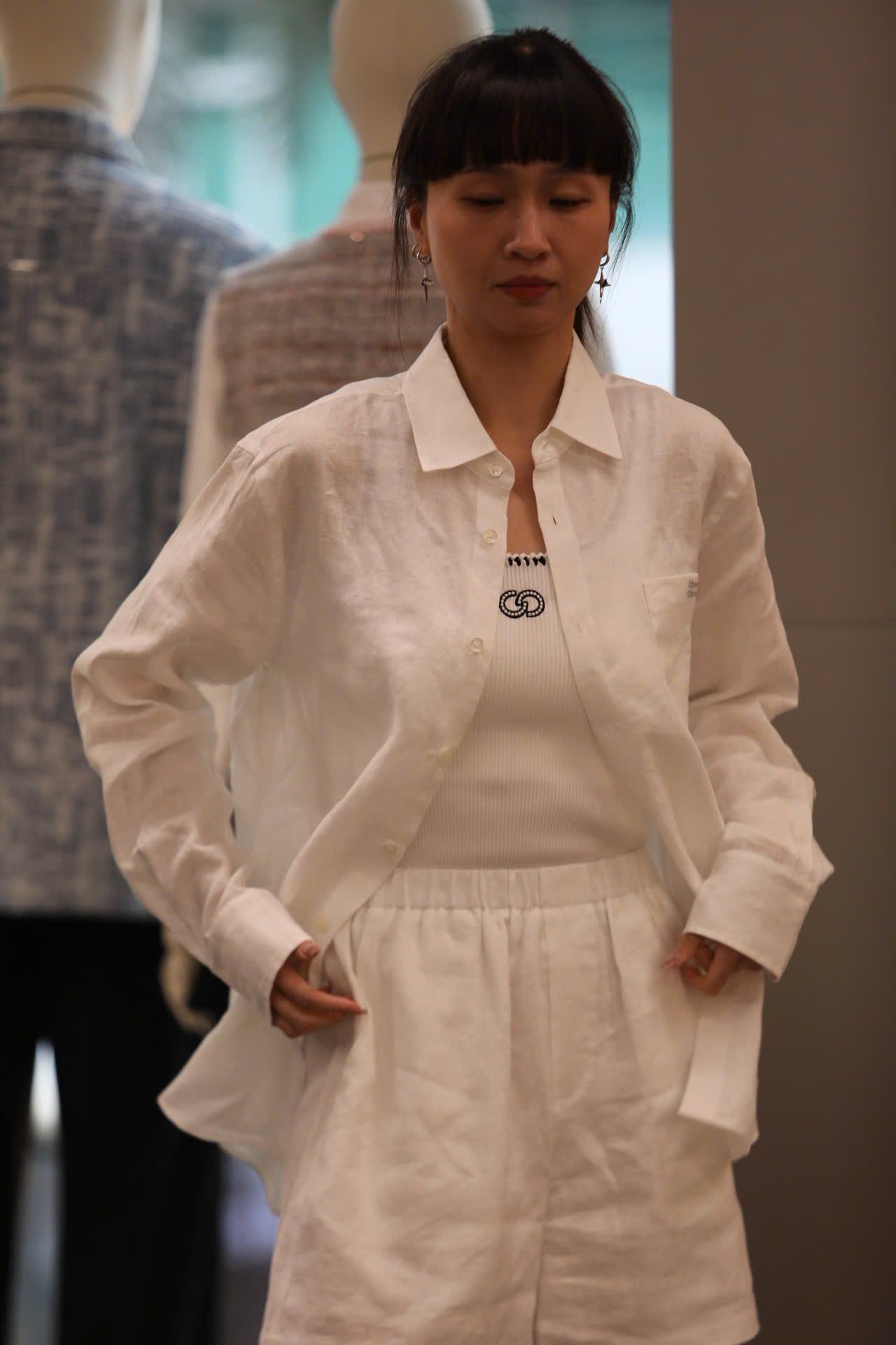 Áo sơ mi trắng , túi 1 bên ( SET) 
