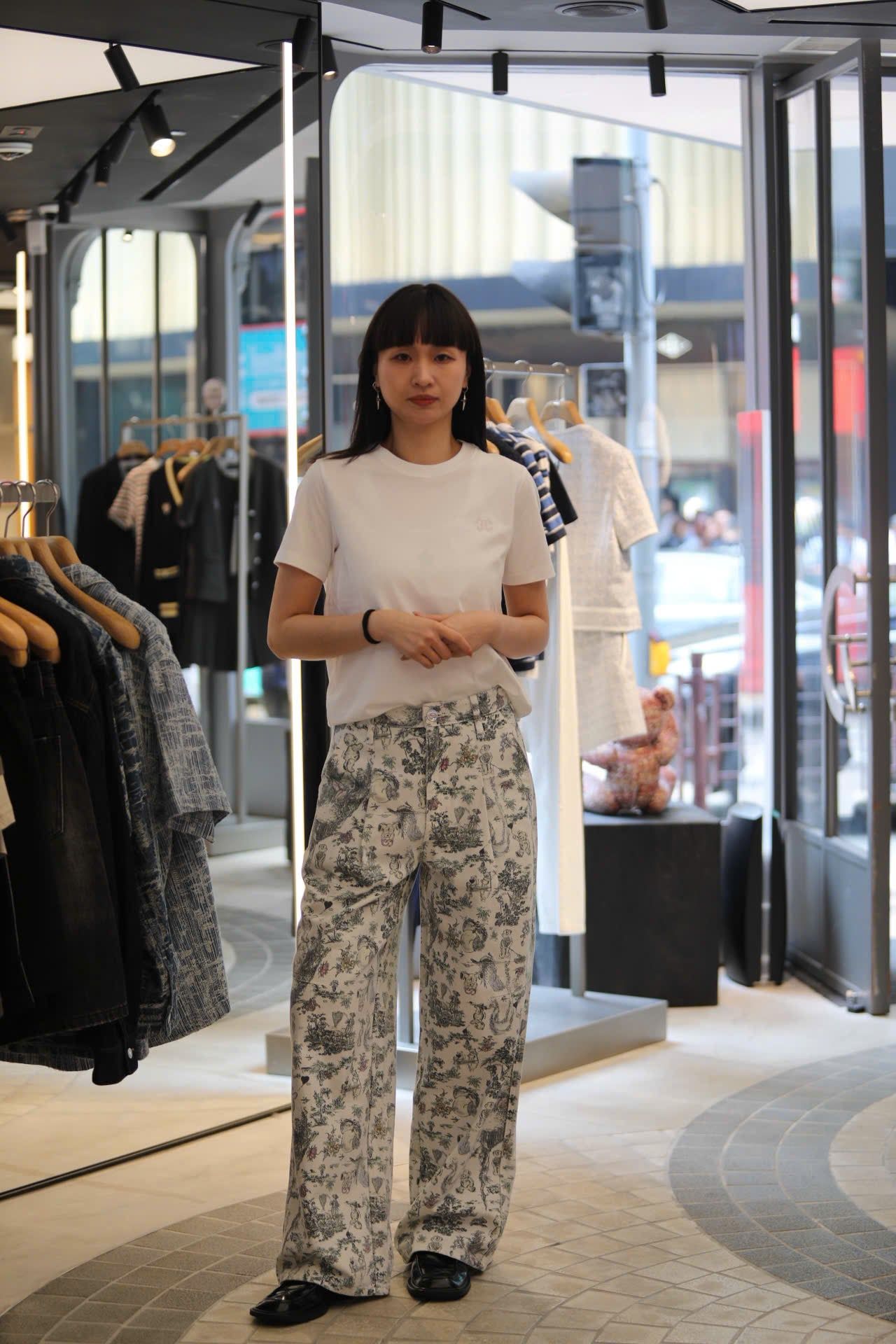  Quần jean trắng họa tiết gấu 