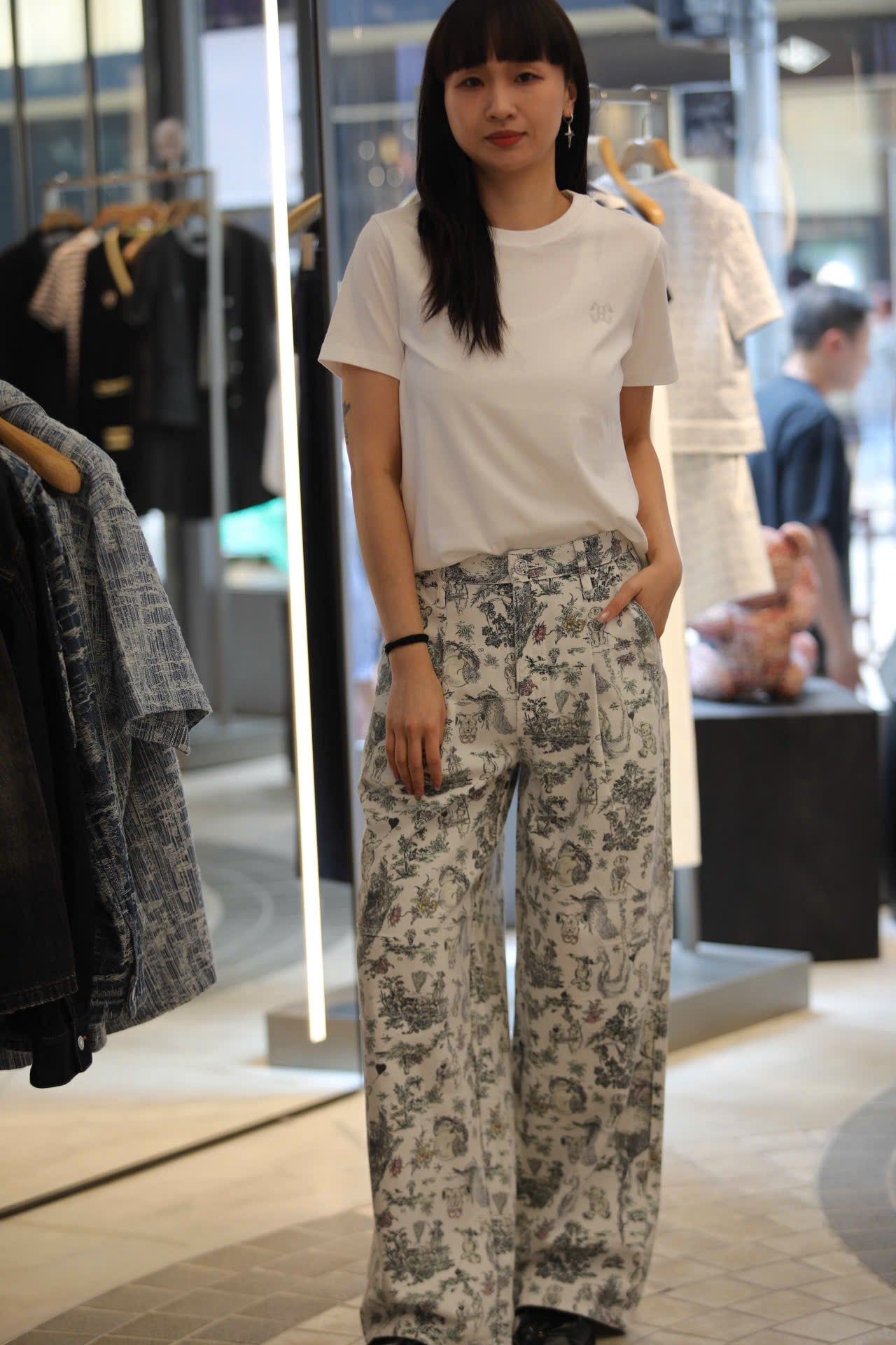  Quần jean trắng họa tiết gấu 