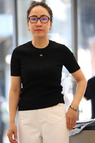  Áo đen mongtoghi dập nổi , logo đá ngực 